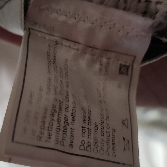 Chanel sweater top! - Picture 7 of 7